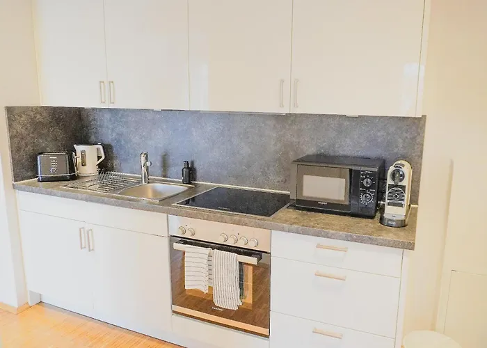 At In The Inner * הנובר