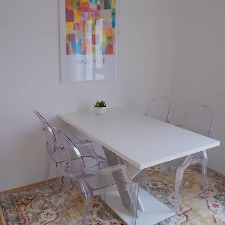 At In The Inner דירה